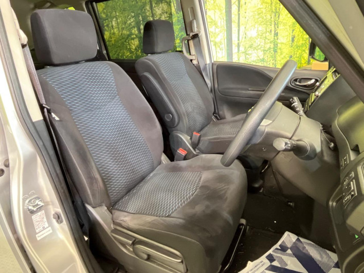 2015 Nissan Serena DAA-HC26 (UW-6a16602c247e1)[26]