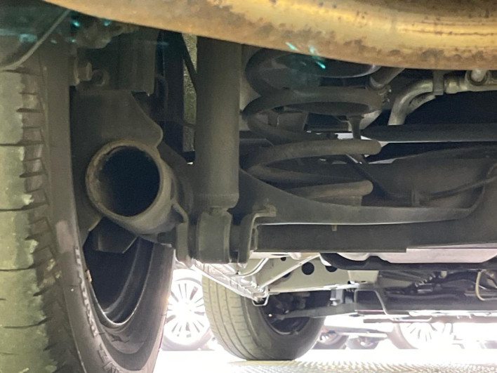 2015 Nissan Serena DAA-HC26 (UW-6a16602c247e1)[21]