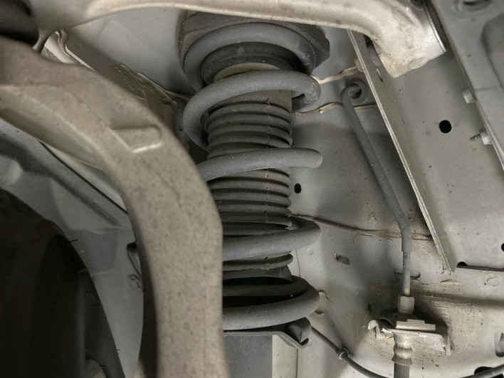 2014 Nissan Skyline DAA-HV37 (UW-6a16603a36af0)[17]