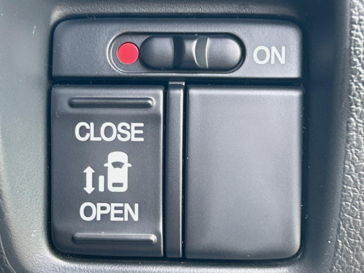 2013 Honda N-BOX CUSTOM DBA-JF1 (UW-6a166044b4ec2)[5]