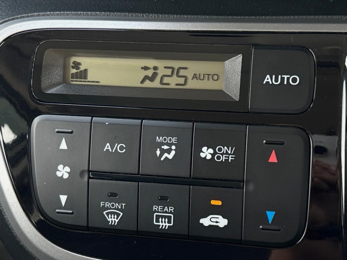 2013 Honda N-BOX CUSTOM DBA-JF1 (UW-6a166044b4ec2)[18]