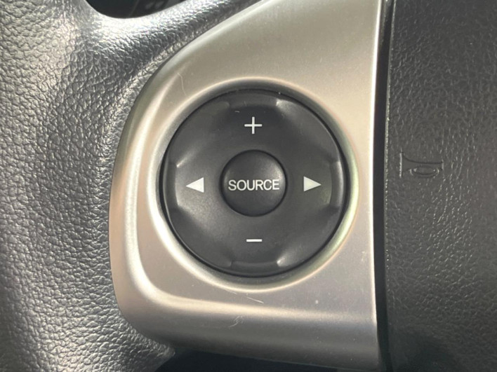 2017 Honda N-BOX CUSTOM DBA-JF1 (UW-6a166049bcf18)[13]