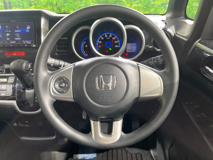 2017 Honda N-BOX CUSTOM DBA-JF1 (UW-6a166049bcf18)[26]