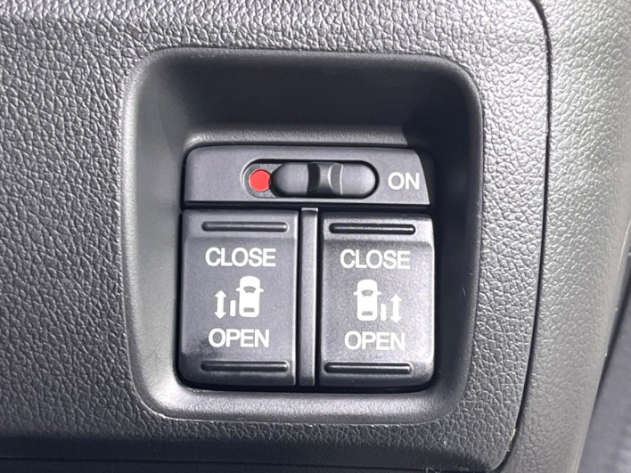 2017 Honda N-BOX CUSTOM DBA-JF1 (UW-6a166049bcf18)[11]