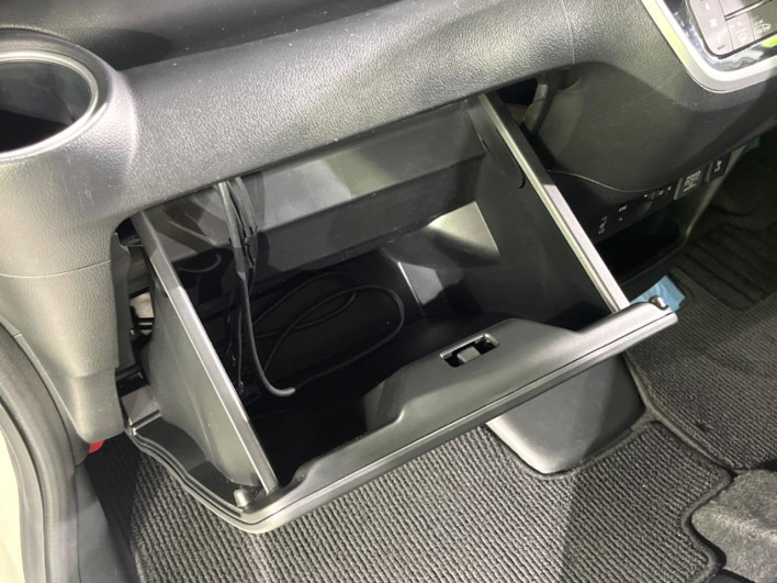 2017 Honda N-BOX CUSTOM DBA-JF1 (UW-6a166049bcf18)[5]