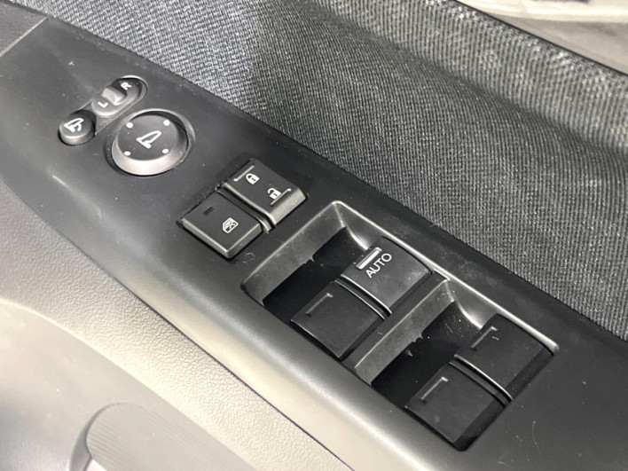 2017 Honda N-BOX CUSTOM DBA-JF1 (UW-6a166049bcf18)[9]