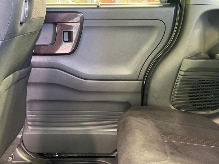 2017 Honda N-BOX CUSTOM DBA-JF3 (UW-6a16604ba9486)[27]
