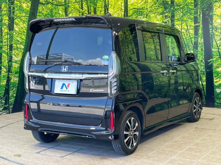 2017 Honda N-BOX CUSTOM DBA-JF3 (UW-6a16604ba9486)[14]