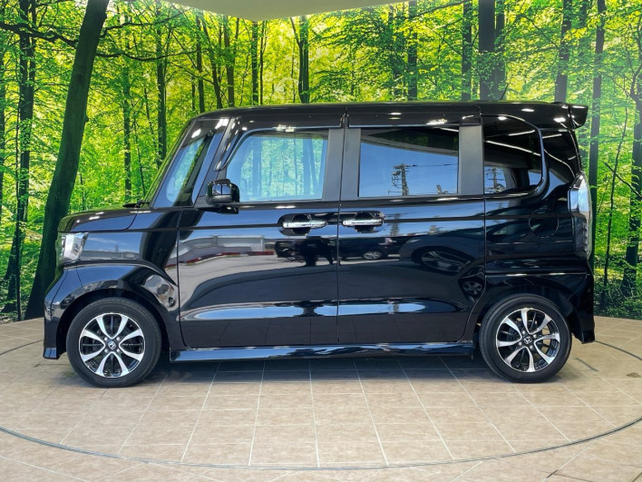 2017 Honda N-BOX CUSTOM DBA-JF3 (UW-6a16604ba9486)[11]