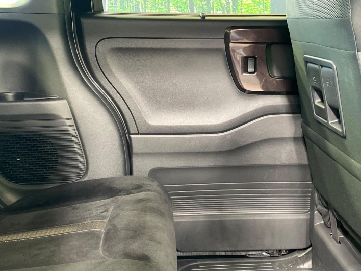 2017 Honda N-BOX CUSTOM DBA-JF3 (UW-6a16604ba9486)[28]