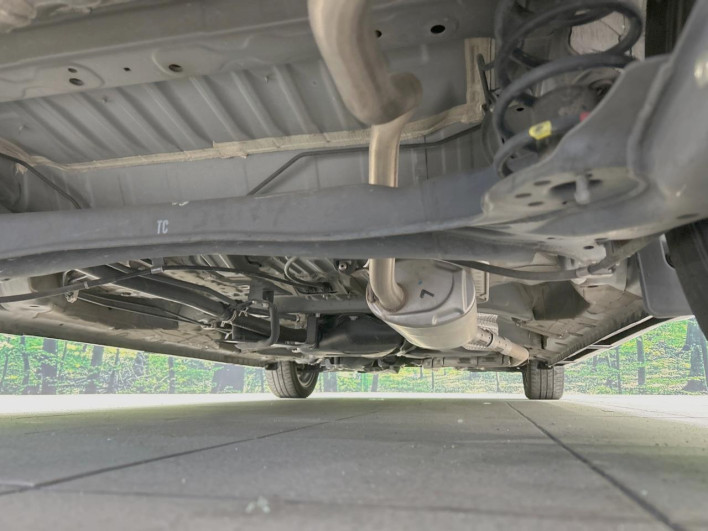2018 Honda N-BOX CUSTOM DBA-JF3 (UW-6a1660507b1d7)[12]