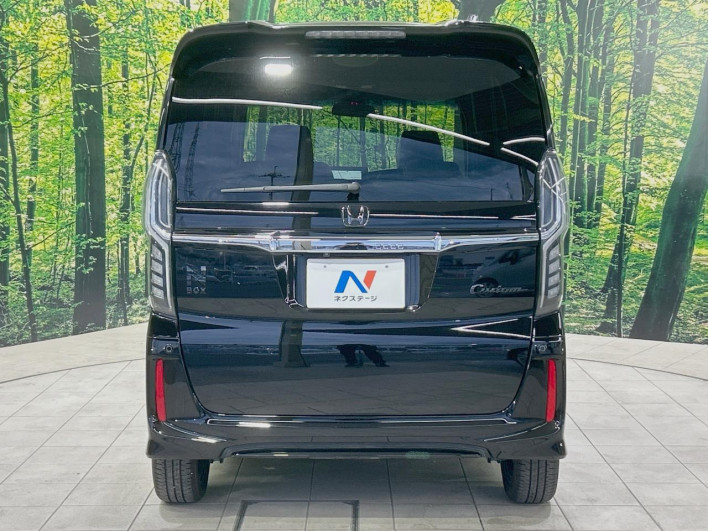 2018 Honda N-BOX CUSTOM DBA-JF3 (UW-6a1660507b1d7)[24]