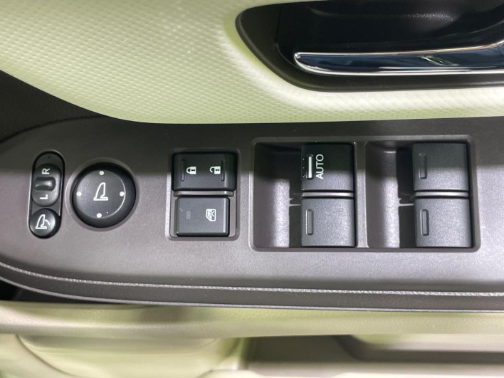 2018 Honda N-BOX DBA-JF3 (UW-6a166050e28b1)[5]