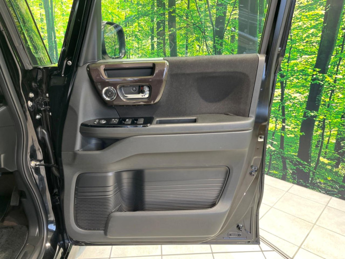 2019 Honda N-BOX CUSTOM DBA-JF3 (UW-6a166052cbf83)[21]