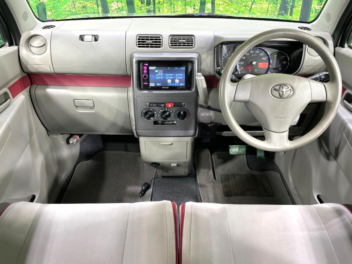 2012 Toyota Pixis Space DBA-L575A (UW-6a16607a32428)[18]