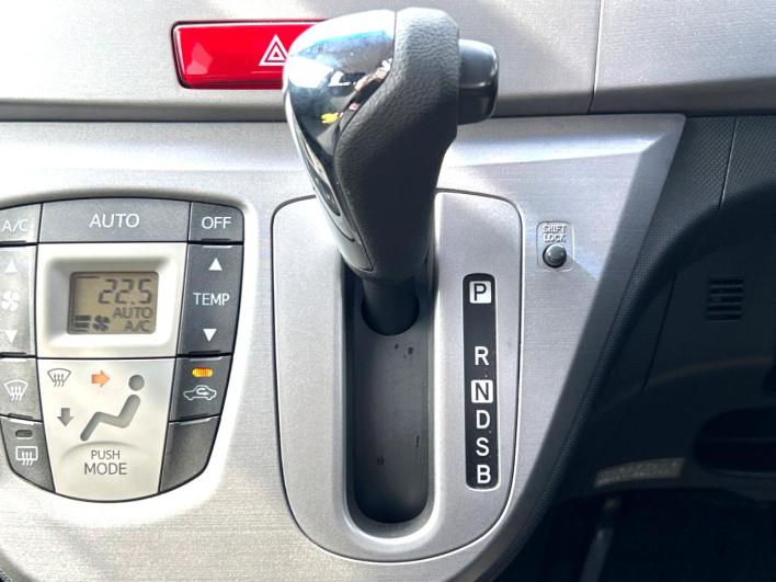 2011 Daihatsu Move DBA-LA100S (UW-6a16607cd53c2)[28]