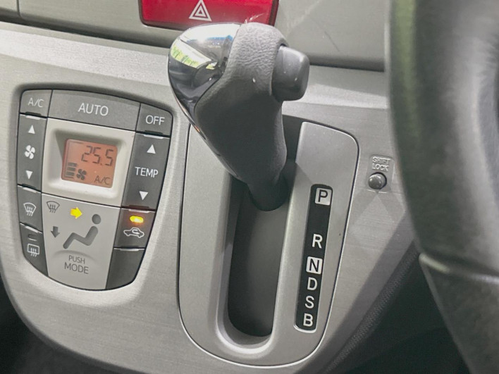 2011 Daihatsu Move CBA-LA100S (UW-6a16607ce70e2)[29]