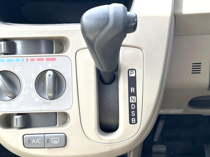 2014 Daihatsu Move DBA-LA100S (UW-6a16607da05c7)[26]