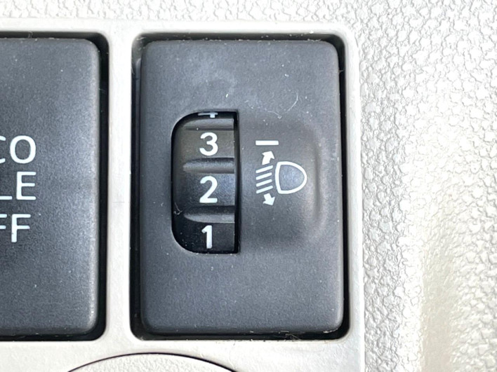2014 Toyota Pixis Epoch DBA-LA300A (UW-6a1660828b34b)[21]