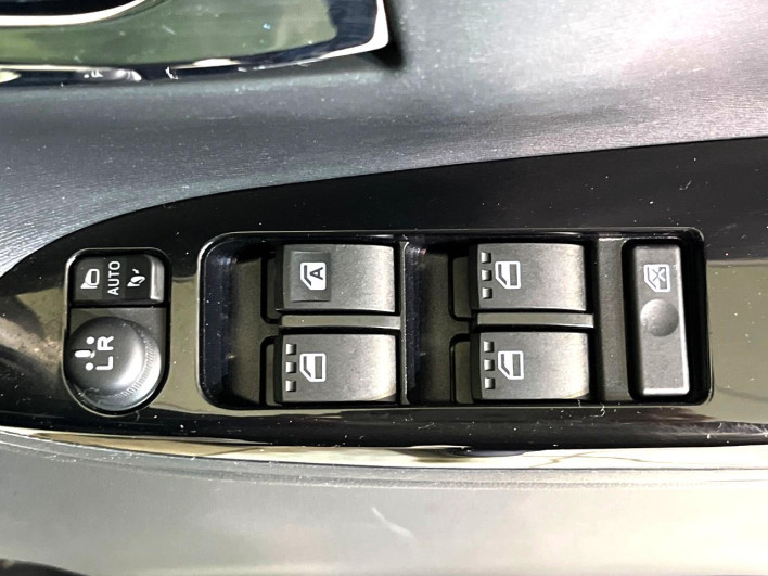 2017 Daihatsu Tanto DBA-LA610S (UW-6a16609200a71)[8]