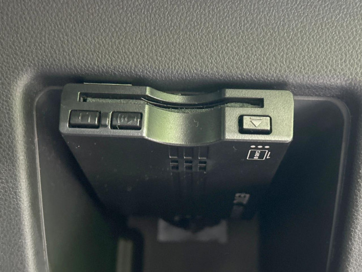 2017 Daihatsu Wake DBA-LA700S (UW-6a16609a1858d)[17]
