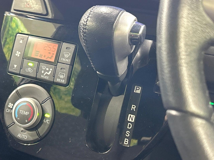 2017 Daihatsu Wake DBA-LA700S (UW-6a16609a1858d)[24]