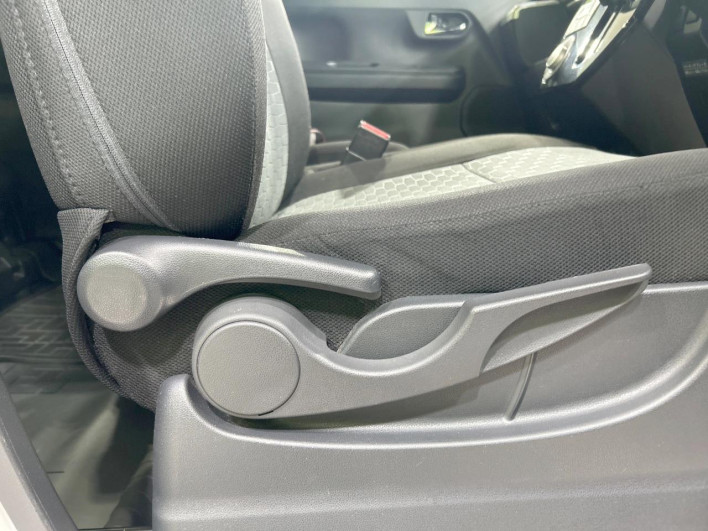 2017 Daihatsu Wake DBA-LA700S (UW-6a16609a1858d)[16]