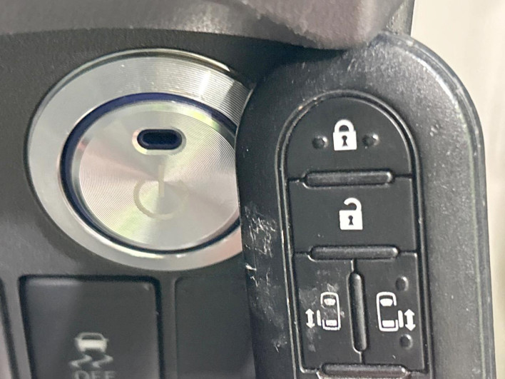2017 Daihatsu Wake DBA-LA700S (UW-6a16609a1858d)[20]