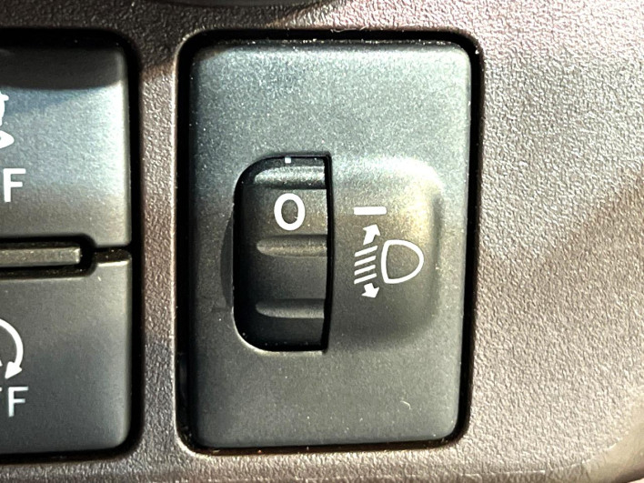 2016 Toyota Roomy DBA-M900A (UW-6a1660a8edc58)[14]