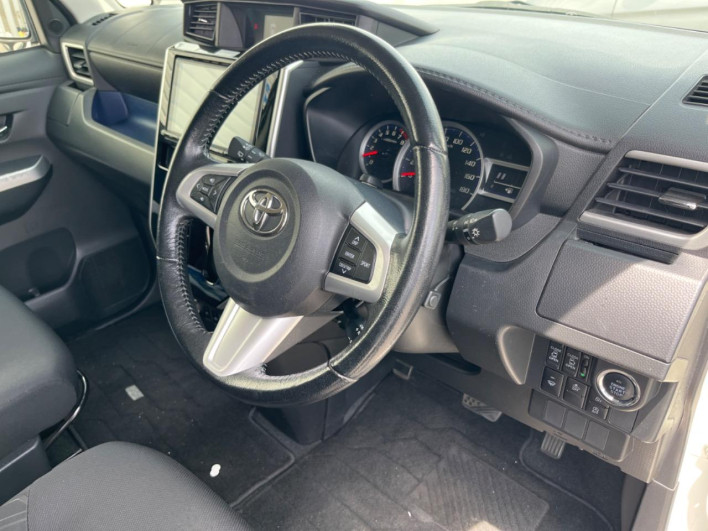 2017 Toyota Roomy DBA-M900A (UW-6a1660aa36d80)[15]