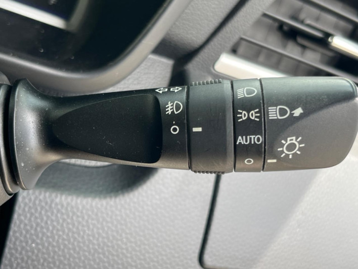 2017 Toyota Roomy DBA-M900A (UW-6a1660aa36d80)[27]