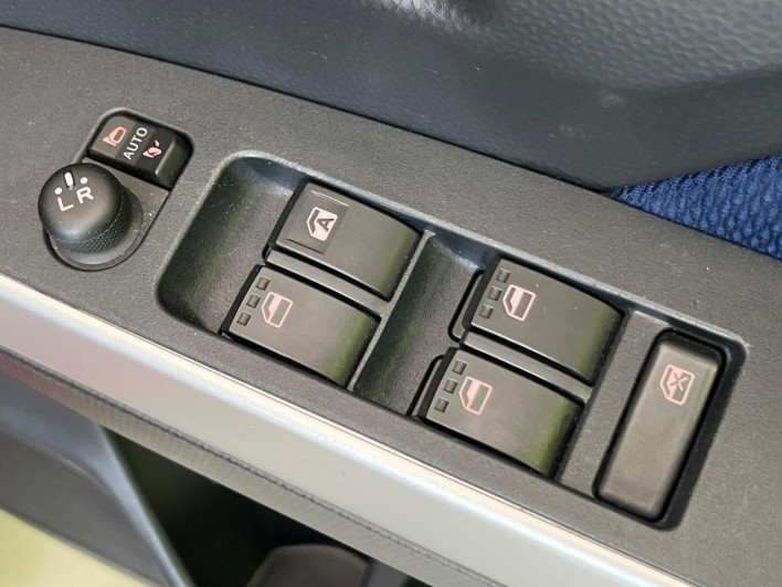 2019 Toyota Roomy DBA-M900A (UW-6a1660ad4bc6d)[17]