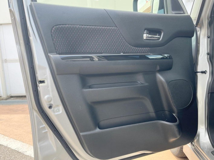 2017 Suzuki Spacia Custom DAA-MK42S (UW-6a1660cf96263)[25]