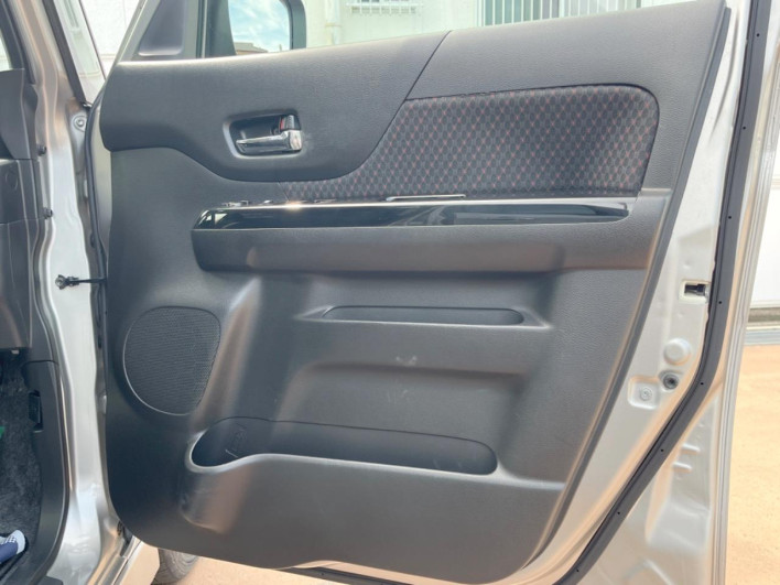 2017 Suzuki Spacia Custom DAA-MK42S (UW-6a1660cf96263)[22]