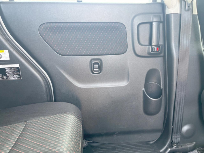 2017 Suzuki Spacia Custom DAA-MK42S (UW-6a1660cf96263)[24]