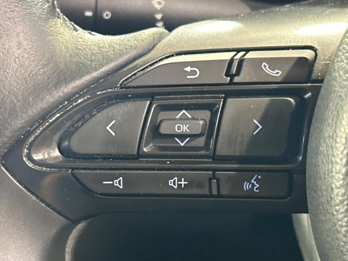 2021 Toyota Yaris Cross 6AA-MXPJ10 (UW-6a1660fe872dd)[10]