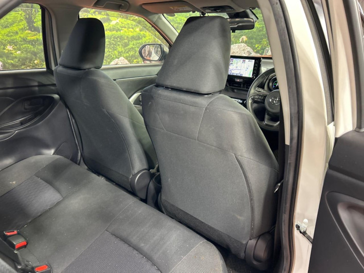 2021 Toyota Yaris Cross 6AA-MXPJ10 (UW-6a1660fe872dd)[22]