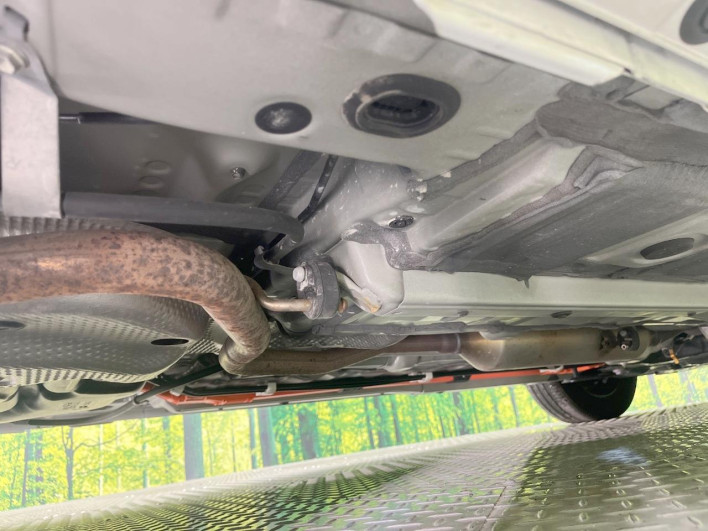 2021 Toyota Aqua 6AA-MXPK11 (UW-6a16610502ce7)[25]