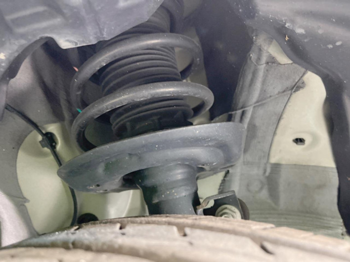 2021 Toyota Aqua 6AA-MXPK11 (UW-6a16610502ce7)[8]