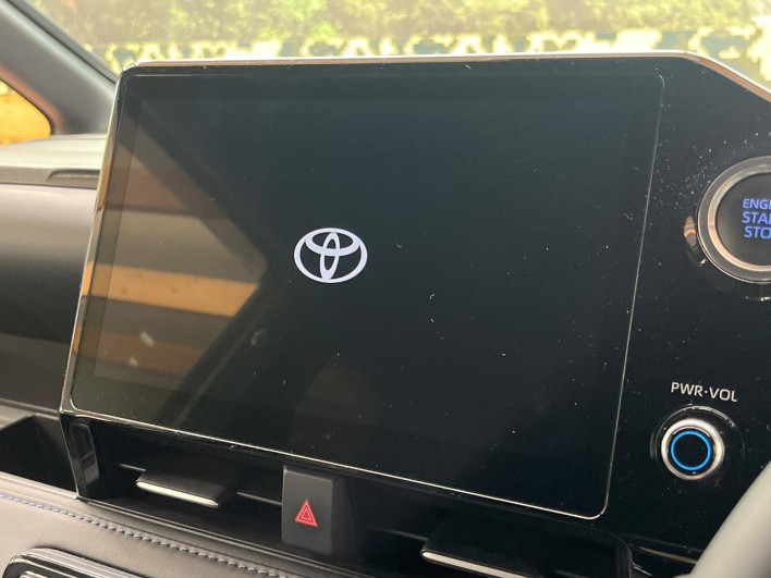 2022 Toyota Voxy 6BA-MZRA90W (UW-6a1661148804c)[29]
