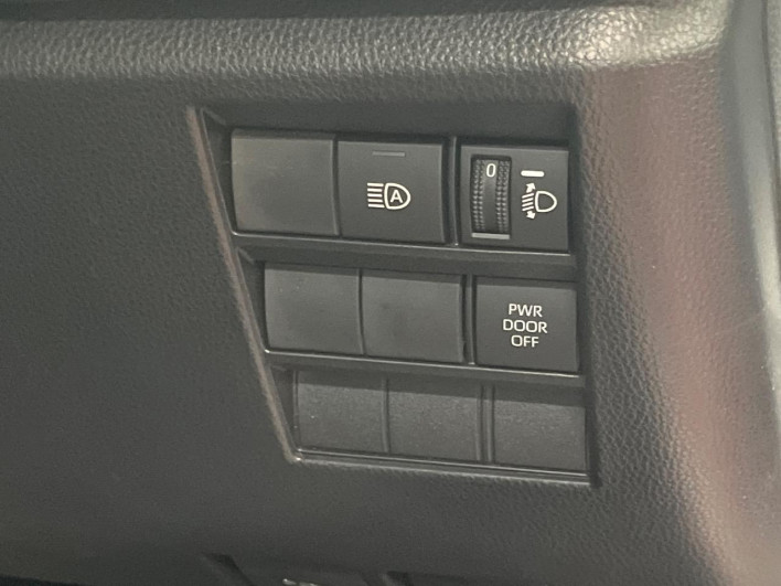 2022 Toyota Voxy 6BA-MZRA90W (UW-6a1661148804c)[21]