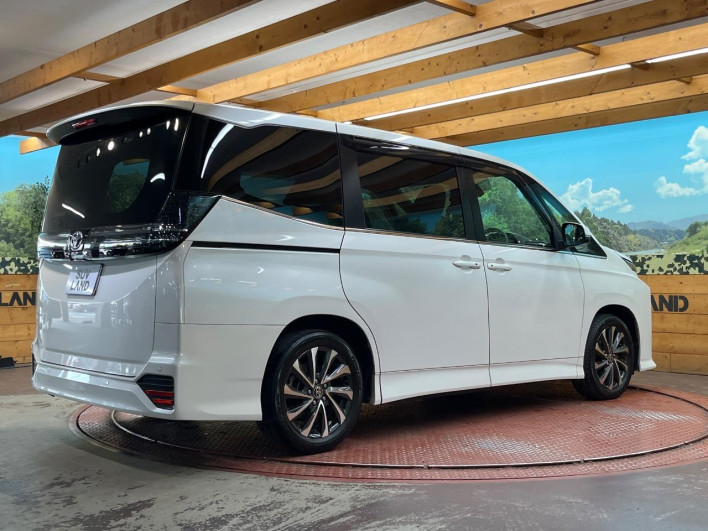 2022 Toyota Voxy 6BA-MZRA90W (UW-6a1661148804c)[6]