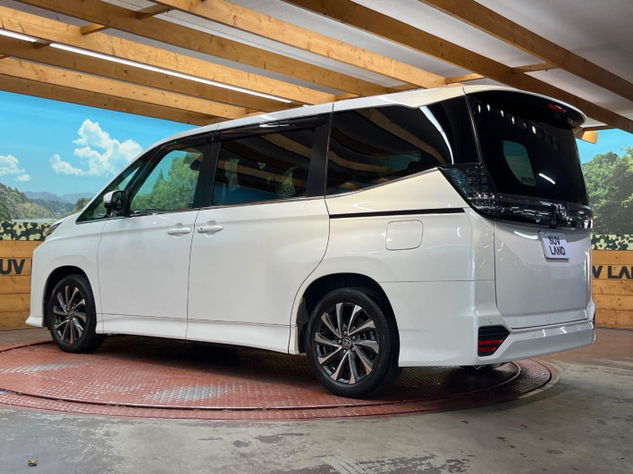 2022 Toyota Voxy 6BA-MZRA90W (UW-6a1661148804c)[7]
