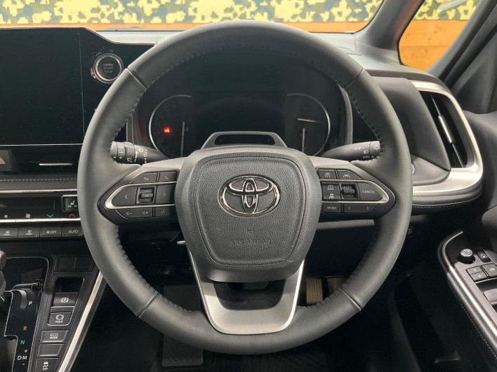 2022 Toyota Voxy 6BA-MZRA90W (UW-6a1661148804c)[19]