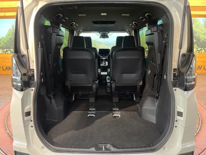 2022 Toyota Voxy 6BA-MZRA90W (UW-6a1661148804c)[15]