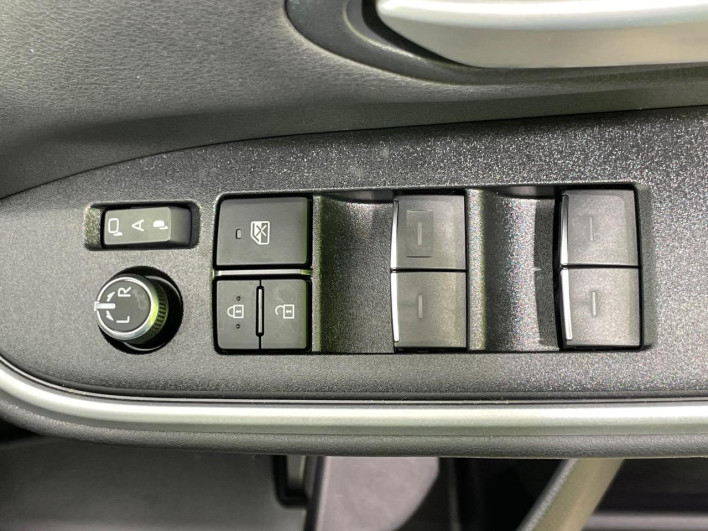 2023 Toyota Noah 6BA-MZRA90W (UW-6a16611569818)[5]