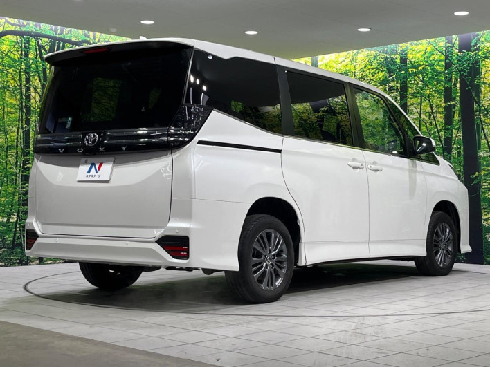 2023 Toyota Voxy 6BA-MZRA95W (UW-6a16611abd29e)[24]