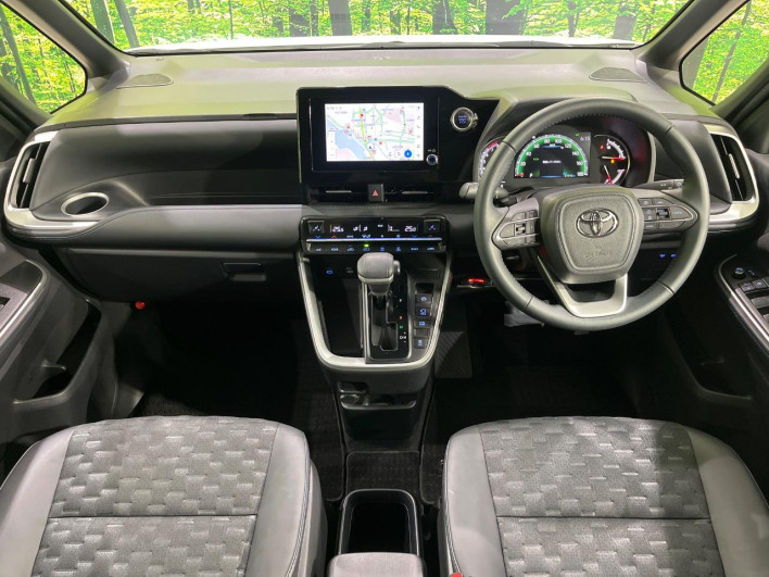 2023 Toyota Voxy 6BA-MZRA95W (UW-6a16611abd29e)[17]