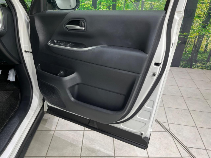 2023 Toyota Voxy 6BA-MZRA95W (UW-6a16611abd29e)[19]