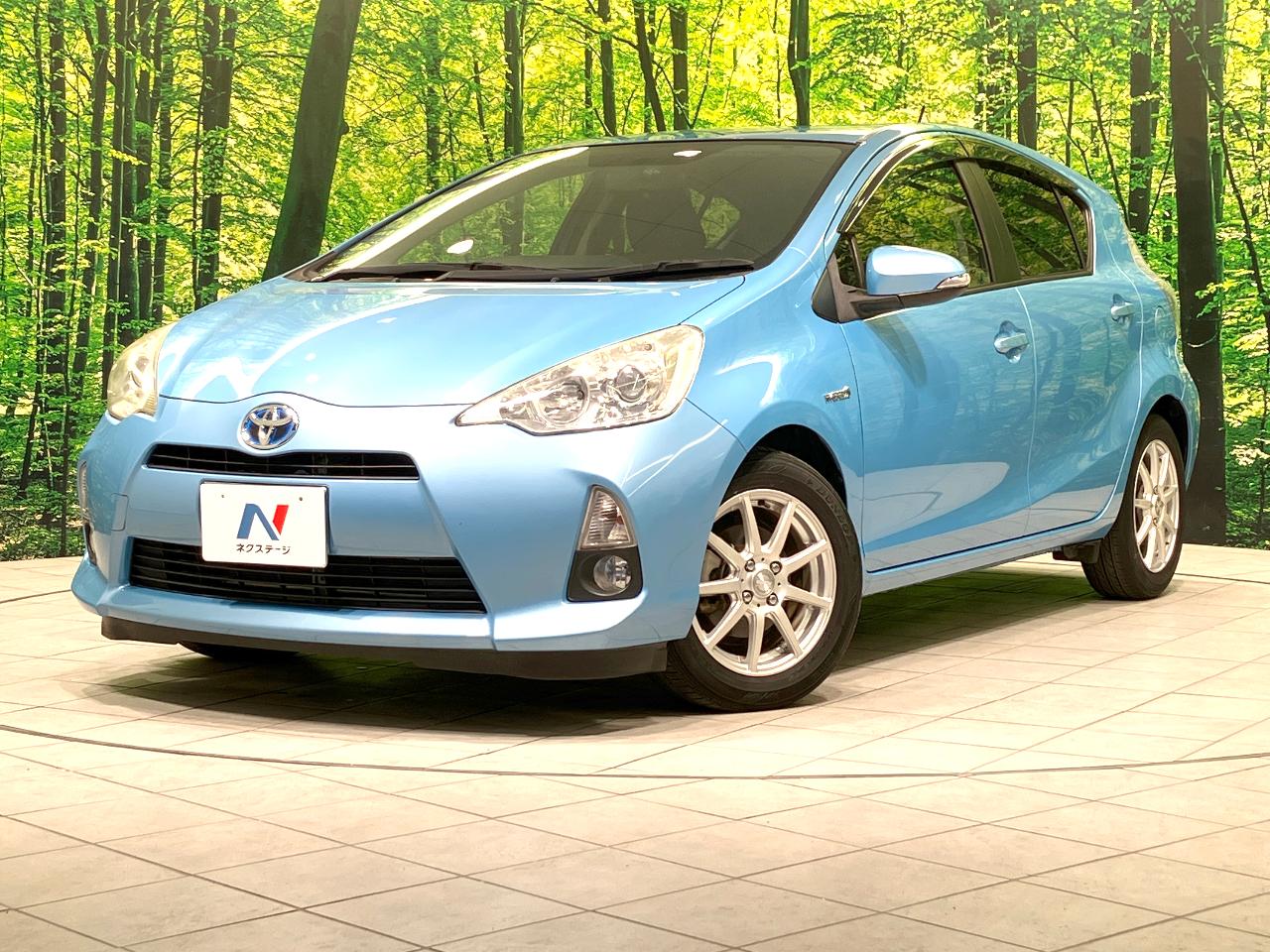 2013 Toyota Aqua DAA-NHP10